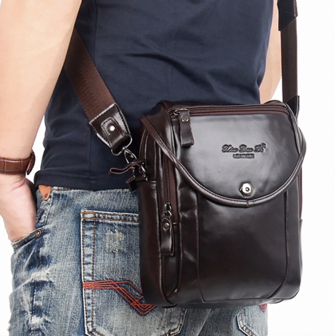 Crossbody Bags for Men: Essential Gear for Modern Life插图4