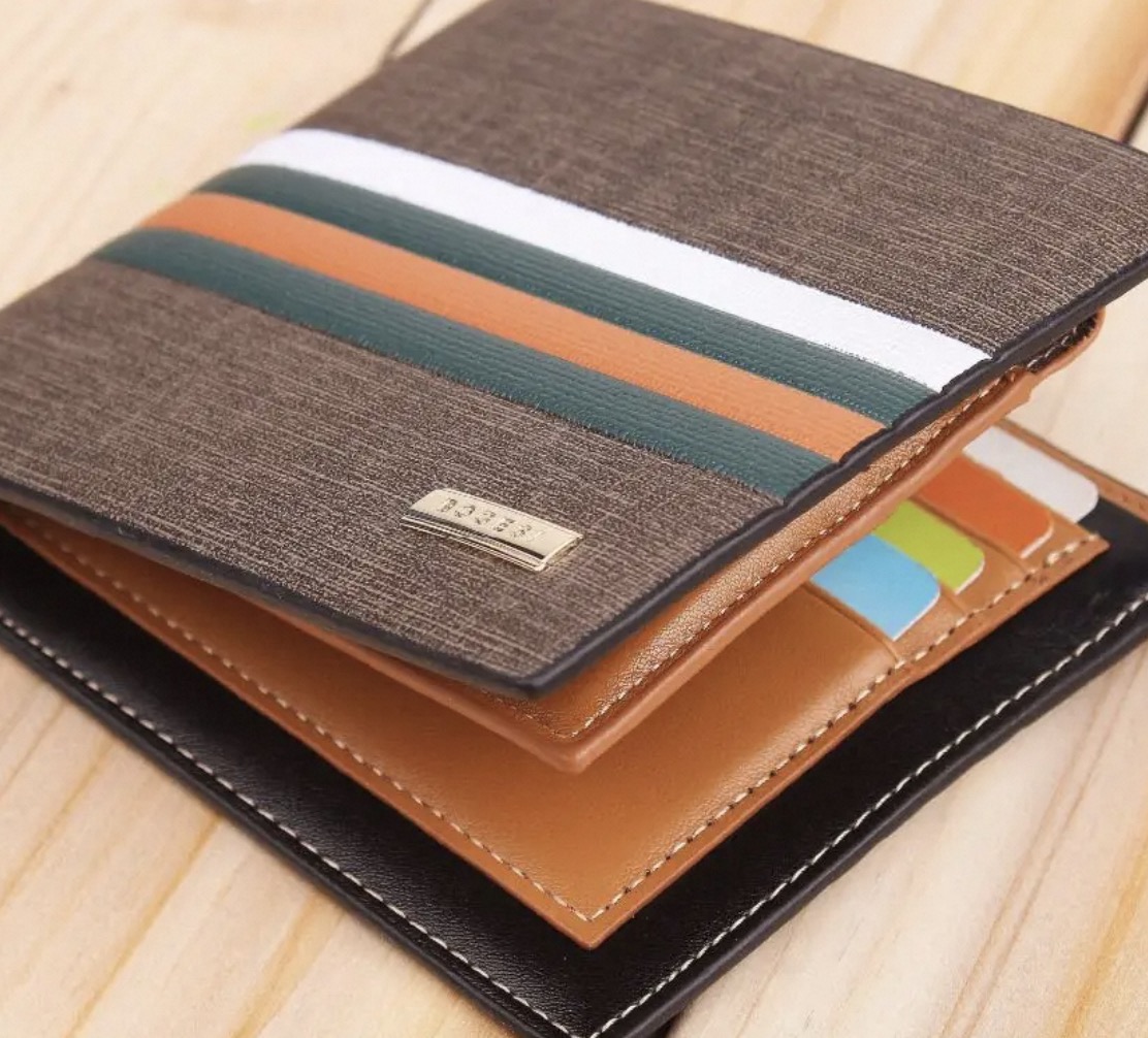 Mens Designer Wallets: Symbol of Style and Statement插图3
