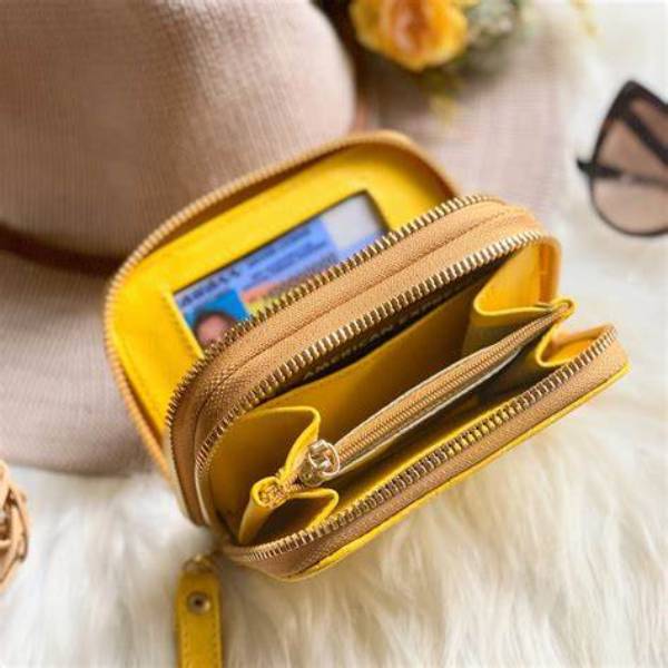 small zipper wallet