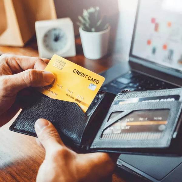 how to protect your credit card in your wallet