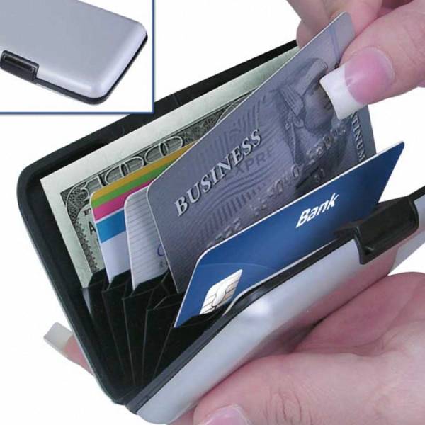 how to protect your credit card in your wallet