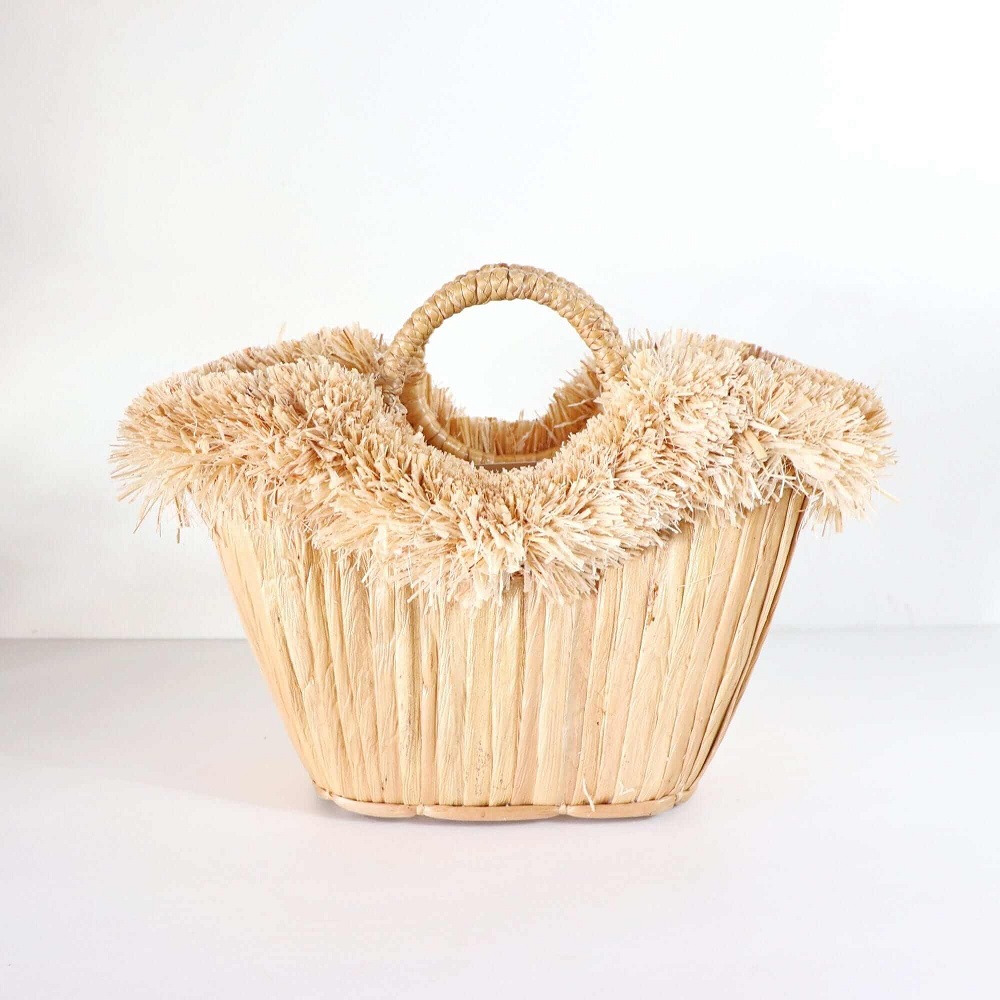 straw purse
