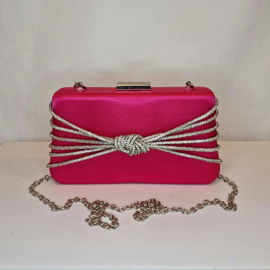 hot pink purse
